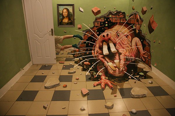 Molrat kruipt uit de muur